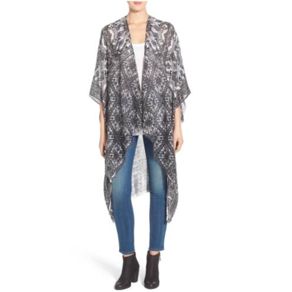 Hinge Tapestry Print Kimono (Black & White)